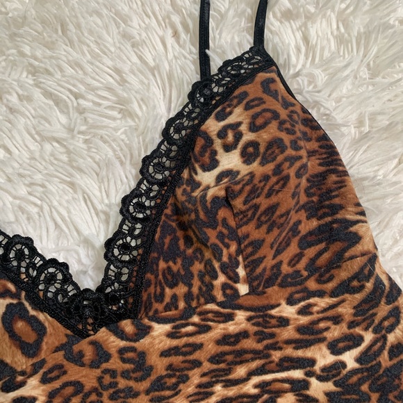 🦋Soft leopard print chemise - Picture 2 of 3